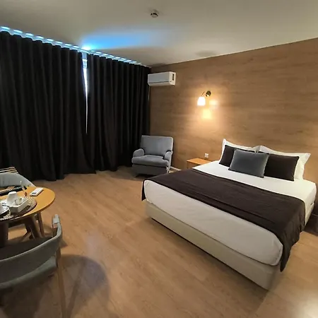 Hotel Douro Marina & 4*