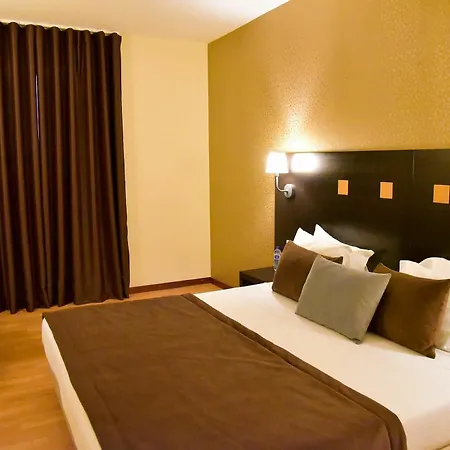 Douro Marina & 4*
