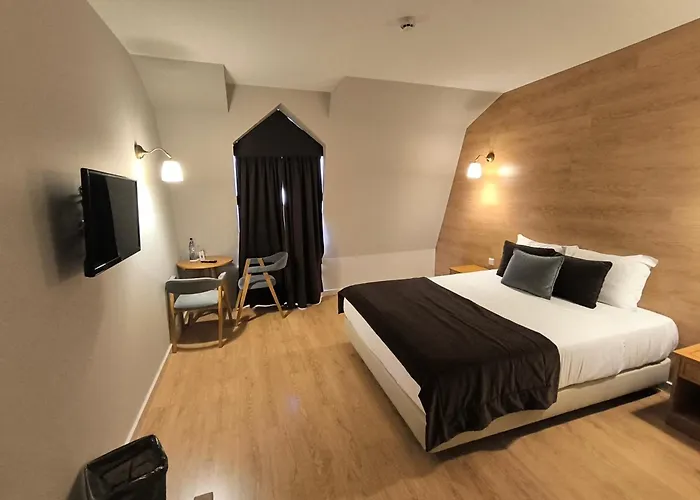 Douro Marina & 雷森迪